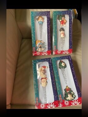 Traditions Gift Collectible
Christmas Tree ornaments
Sealed